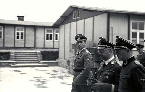 Ernst Kaltenbrunner junto a Himmler en una visita al Campo de concentración de Mauthausen, en una de las fotografías de prueba sacadas por Boix y luego empleadas en los Juicios de Nuremberg.