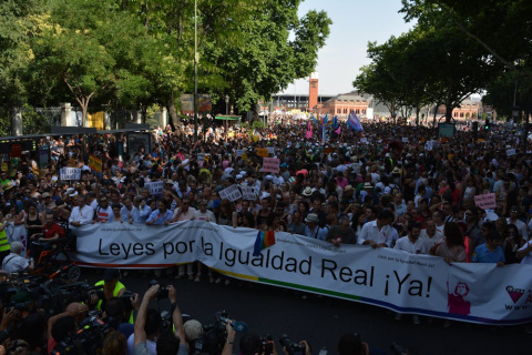 
Manifestación estatal del #OrgulloLGTB en Madrid 2015 bajo el lema «Leyes por la igualdad real ¡YA!» XEGA / Flickr, CC BY-SA