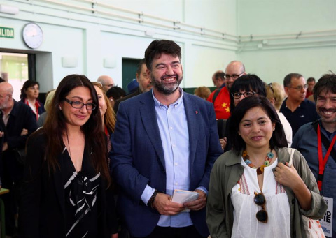 El candidato de Madrid en Pie al Ayuntamiento, Carlos Sánchez Mato, ras votar en su colegio electoral el 26-M. EFE/Rodrigo Jiménez