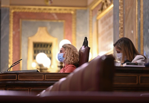  La presidenta de la cámara Meritxell Batet, en el pleno celebrado este martes en el Congreso de los Diputados, que debate y vota la toma en consideración de la proposición de Ley de Más País para regular el uso del cannabis. EFE/ Fernando Villar