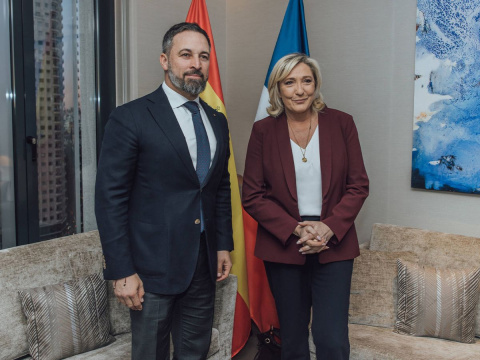 Santiago Abascal y Marine Le Pen, durante la Cumbre de Madrid.- VOX Santiago Abascal y Marine Le Pen, durante la Cumbre de Madrid.- VOX