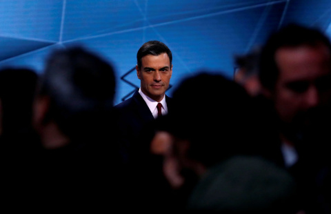El líder del PSOE, Pedro Sánchez antes del inicio del segundo debate electoral en la sede de Atresmedia. REUTERS/Juan Medina