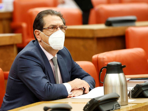  El candidato Enrique Arnaldo, en el Congreso. (EFE/Chema Moya)