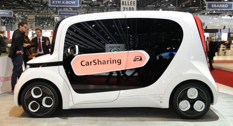 Coche de la empresa internacional de automoción Engineering Group AG. Norbert Aepli/Wikimedia Commons, CC BY