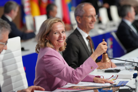 La vicepresidenta primera y ministra de Asuntos Económicos y Transformación Digital en funciones, Nadia Calviño, durante una sesión plenaria tras la reunión informal de ministros de economía en el marco de la Presidencia de España del Consejo de U La vicepresidenta primera y ministra de Asuntos Económicos y Transformación Digital en funciones, Nadia Calviño, durante una sesión plenaria tras la reunión informal de ministros de economía en el marco de la Presidencia de España del Consejo de U
