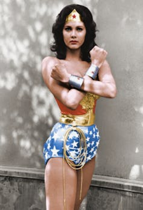 Lynda Carter como la Mujer Maravilla (Wonder Woman) en la serie del mismo nombre, 1976.Wikimedia Commons / ABC Television Lynda Carter como la Mujer Maravilla (Wonder Woman) en la serie del mismo nombre, 1976.Wikimedia Commons / ABC Television
