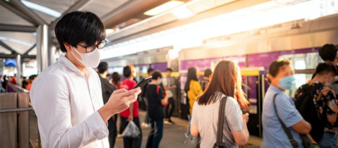 La sociedad actual ha privilegiado el desarrollo de ciudades enormes, que exige grandes desplazamientos diarios de la ciudadanía en un transporte colectivo insuficiente y saturado, que facilita la proliferación de enfermedades de transmisión respirator