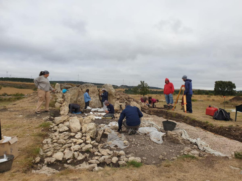  Nuestro equipo, trabajando en el yacimiento.