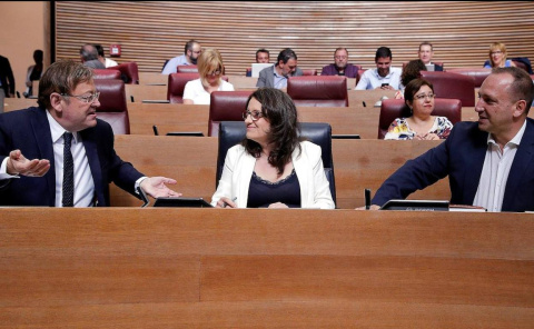 Ximo Puig, Mónica Oltra y Rubén Martínez Dalmau en les Corts.- EFE Ximo Puig, Mónica Oltra y Rubén Martínez Dalmau en les Corts.- EFE