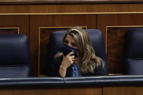 La ministra de Trabajo, Yolanda Díaz, durante el Pleno del Congreso que se celebra, este jueves, en Madrid. EFE/ Rodrigo Jimenez La ministra de Trabajo, Yolanda Díaz, durante el Pleno del Congreso que se celebra, este jueves, en Madrid. EFE/ Rodrigo Jimenez