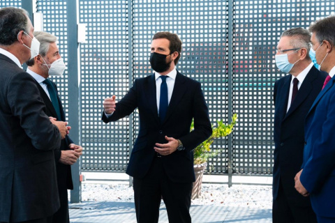  Pablo Casado, con los ministros de Justicia de gobiernos del Partido Popular, Ángel Acebes, José María Michavila, Alberto Ruíz Gallardón y Rafael Catalá.  Fuente: PP