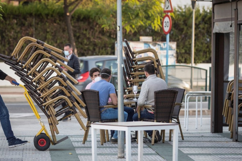  Terraza de un bar de Mairena del Aljarafe(Sevilla). - José Manuel Vidal / EFE