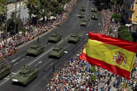  Desfile militar en el Día de las Fuerzas Armadas. - Raúl Caro / EFE