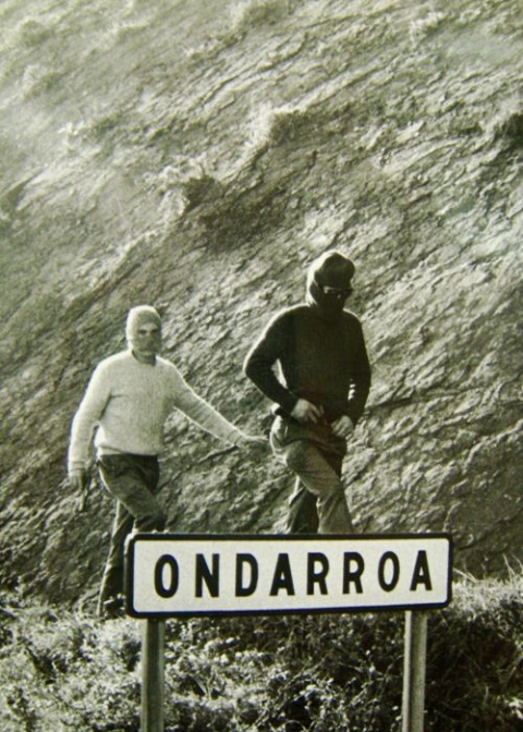  Fotografía 4. Fotografía de miembros de ETA en Ondárroa, Bizkaia, en el otoño de 1972.- Sylvain Julienne