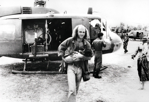  Foto 6. Sylvain Julienne en Camboya, 1975.- Jacques Burlot
