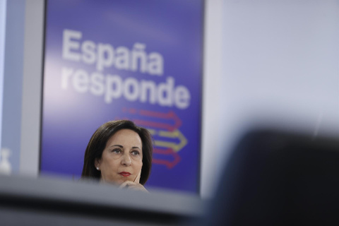  La ministra de Defensa, Margarita Robles, comparece ante los medios después del Consejo de Ministros, este martes en Moncloa, Madrid. En la reunión se ha acordado el cese de la responsable del CNI, Paz Esteban. EFE/ Emilio Naranjo