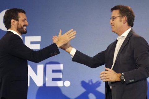  El líder del PP, Pablo Casdo, Casado y el presidente de la Xunta, Alberto Nuñez Feijóo, en un acto el pasado mes de noviembre. EFE