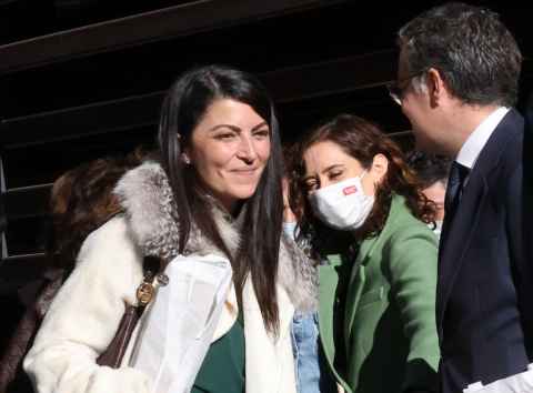  Macarena Olona e Isabel Díaz Ayuso la salida del acto de conmemoración del 40º aniversario de la fundación de la Asociación Víctimas del Terrorismo, a 30 de noviembre de 2021, en Madrid (España).Fecha: 30/11/2021.- EUROPA PRESS