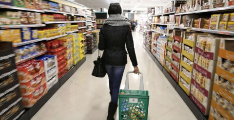  La histeria consumista es reflejo de insolidaridad. - EFE