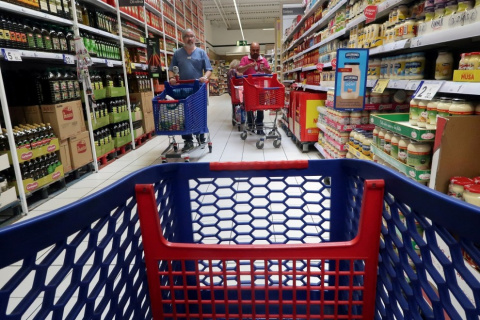  Un carrito de la compra en un supermercado. -ALBERT GEA / REUTERS