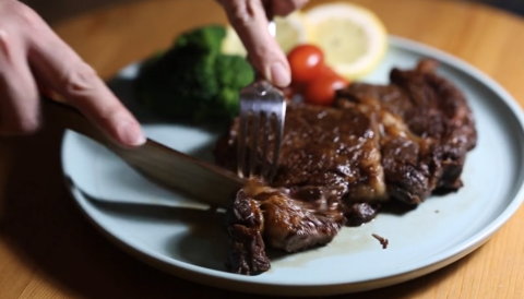 Cubiertos fabricados con madera endurecida / Bo Cheng Cubiertos fabricados con madera endurecida / Bo Cheng