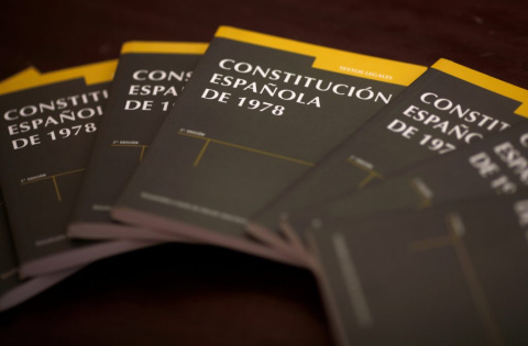 Ejemplares de la Constitución española de 1978.- REUTERS Ejemplares de la Constitución española de 1978. REUTERS