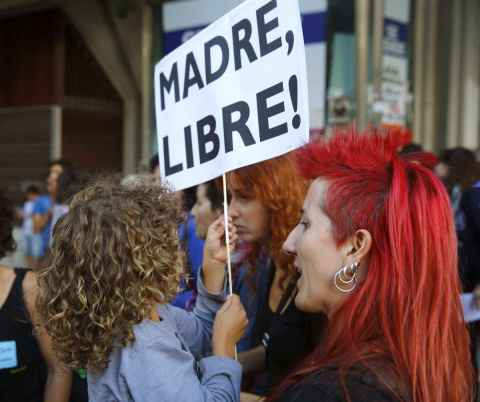  Imagen de archivo de una manifestación para reclamar que el aborto esté fuera del Código Penal y se respete la autonomía de las mujeres de 16 y 17 años. EFE/J. P. Gandul