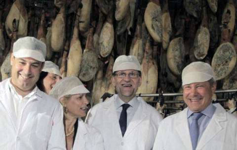 rajoy en la fábrica de jamones