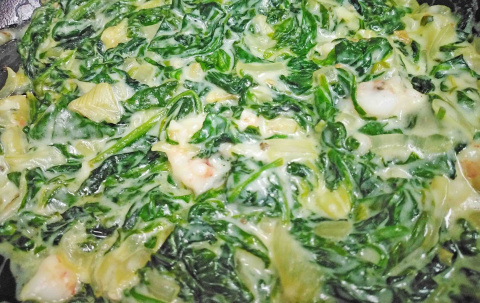 Espinacas a la crema con gambas. Pato Confinado. Espinacas a la crema con gambas