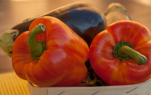 Pimientos y berenjena para escalivada. Jacqueline macou en Pixabay. Pimientos y berenjena para escalivada.