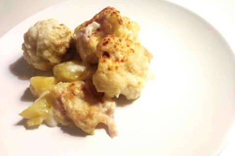 Coliflor con bechamel gratinada.