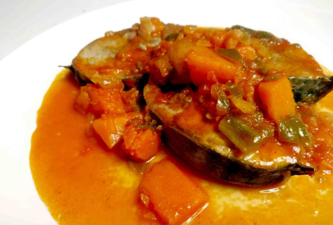 Marmitako de bonito y calabaza. Pato Confinado. Marmitako bonito y calabaza.