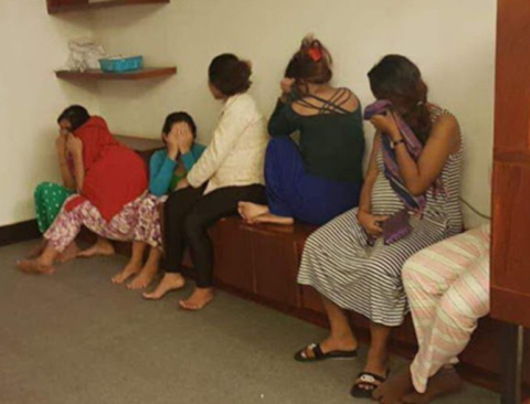 Desmantelada un “piso granja” en Camboya con 37 mujeres, julio del 2018. ¿Qué pasará con ellas? ¿Qué pasará a sus bebés? Desmantelada un “piso granja” en Camboya con 37 mujeres, julio del 2018. ¿Qué pasará con ellas? ¿Qué pasará a sus bebés?