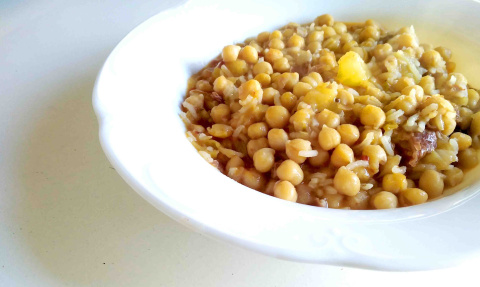 Potaje de garbanzos con arroz. Pato Confinado. Potaje de garbanzos con arroz.