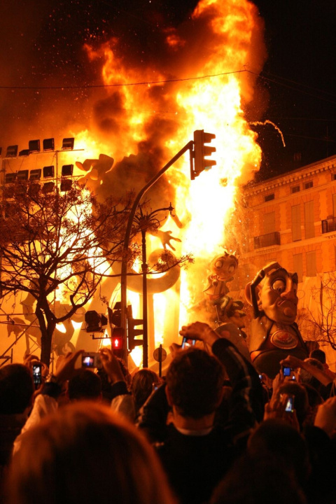 Cremà de una falla valenciana