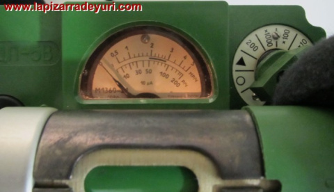 Midiendo "al aire" con el DP-5V en la escala x10 (mR/h).