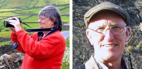 Tina Negus y Roger Mason en la actualidad. Ahora ya no son ningunos quinceañeros, pero siguen haciendo lo que siempre amaron: Tina fotografiando aves y Roger con un yacimiento precámbrico a la espalda. Fotos: Birdnote Team / The Thought St Tina Negus y Roger Mason