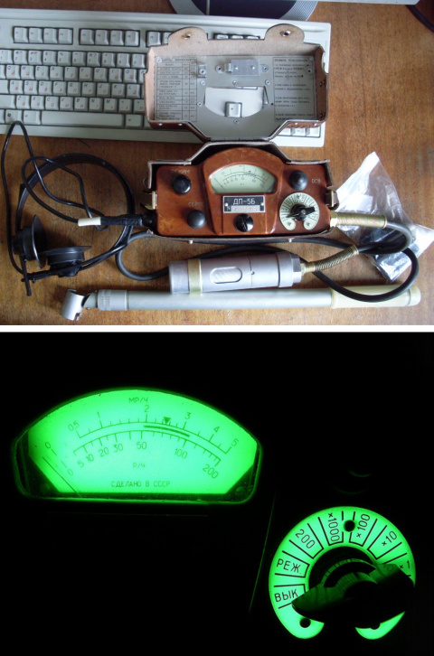 El mítico contador Geiger soviético DP-5B. Abajo, iluminado en la oscuridad. (Clic para ampliar)