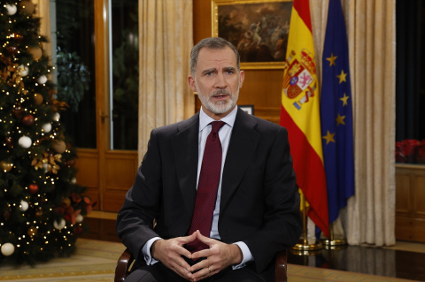  El rey Felipe VI pronuncia su tradicional discurso de Nochebuena, en el Palacio de la Zarzuela (Madrid), a 24 de diciembre de 2022.- CASA REAL