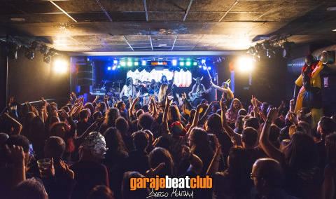 Garage Beat Club durante la actuación de Gigatrón. Foto: Diego Montana en Facebook