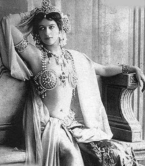250px-Mata_Hari_13.jpg 250px-mata_hari_13