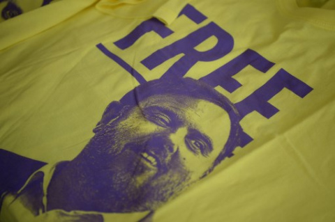 Pancarta que pide la salida de la cárcel de Oriol Junqueras.- AFP Pancarta que pide la liberación del Valle de los Caídos.- AFP