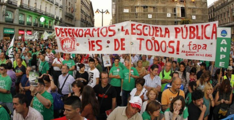 Manifestación de la Marea Verde en Madrid contra los recortes en Educación. EFE Manifestación de la Marea Verde en Madrid contra los recortes en Educación. EFE