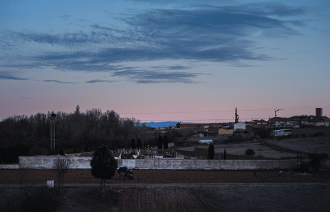  Entre el 31 de agosto y el 18 de noviembre de 1936, el municipio leonés de Villadangos del Páramo fue testigo de la ignominia del golpe de Estado de 1936 cuando enterró a al menos 85 personas en diversas fosas de su cementerio, fosas que, 