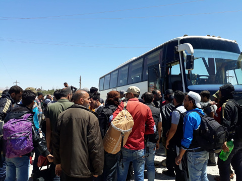 Fotografía tomada durante el desplazamiento en bus. Foto: Okba Alzobani. Fotografía tomada durante el desplazamiento en bus. Foto: Okba Alzobani.