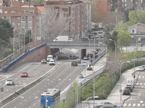 Paso inferior de la Avenida de los Poblados por debajo del Paseo de Extremadura. 
