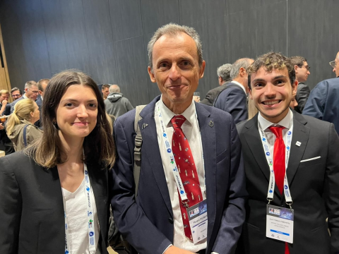 Paula Gutiérrez Cascales, Pedro Duque, primer astronauta español y exministro de Ciencia e Innovación, y Joel Tomas Pimentel.