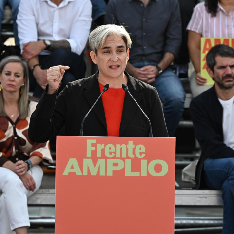 Ada Colau en un acto de Frente Amplio.