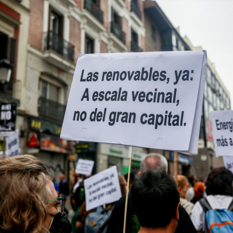 Una manifestación protesta en Madrid contra los megaproyectos de renovables en zonas rurales, a 16 de octubre de 2021.