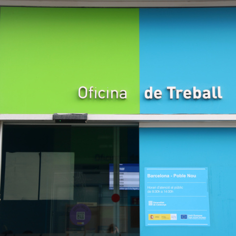 Façana d'una Oficina de Treball del Servei d'Ocupació de Catalunya (SOC)